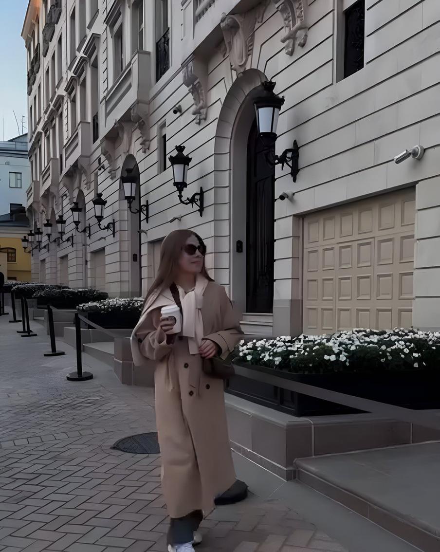 Фотосессии в выдержанном английском стиле всей Москвой проводили на Остоженке.