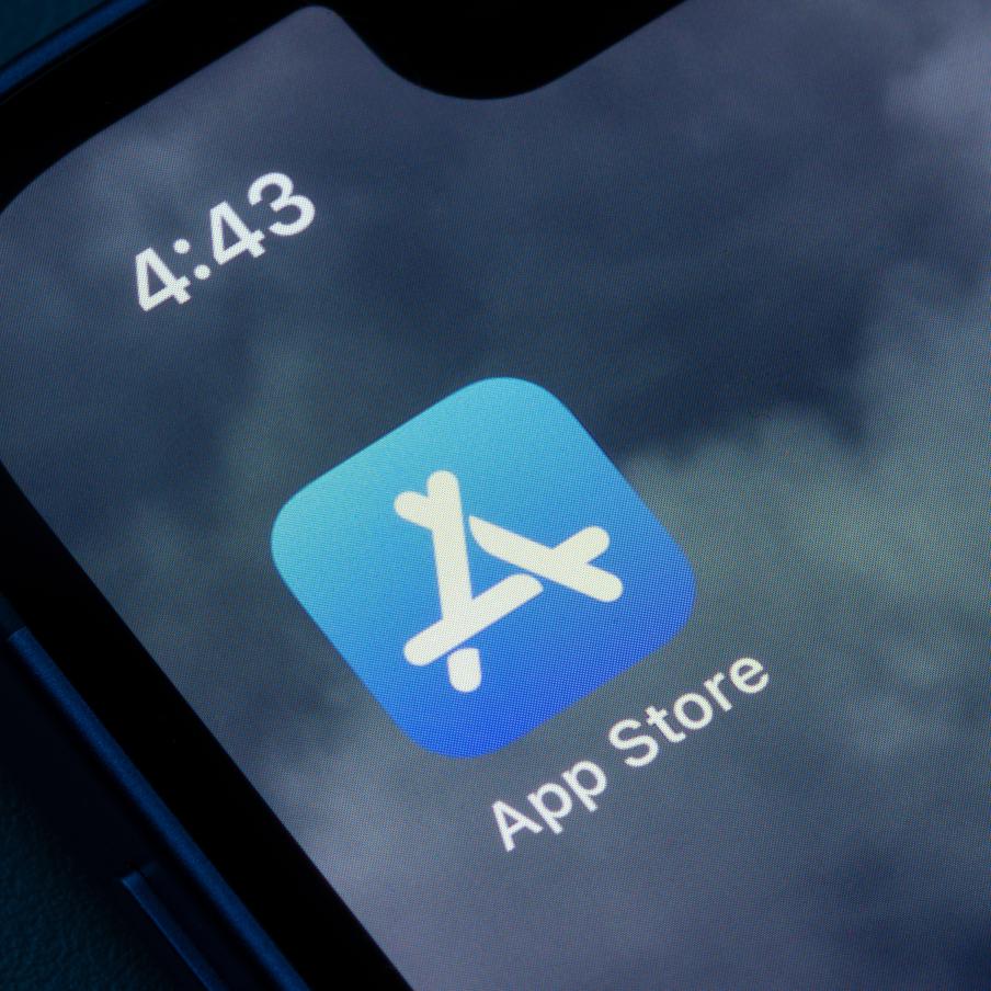 В России перестала работать оплата Apple ID со счёта телефона. Пользователи из России больше не могут пополнять баланс своего кошелька в экосистеме Apple через мобильный платёж. Накануне оператор МТС предупреждал абонентов о возможности заранее внести средства