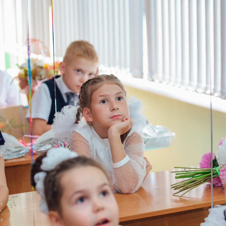 В России изучение второго иностранного языка в школе будет необязательным. Министерство просвещения Российской Федерации не намерено вводить обязательное изучение второго иностранного языка в школах. Об этом сообщил председатель Государственной Думы Вячеслав Володин, ссылаясь на беседу с министром просвещения Сергеем Кравцовым