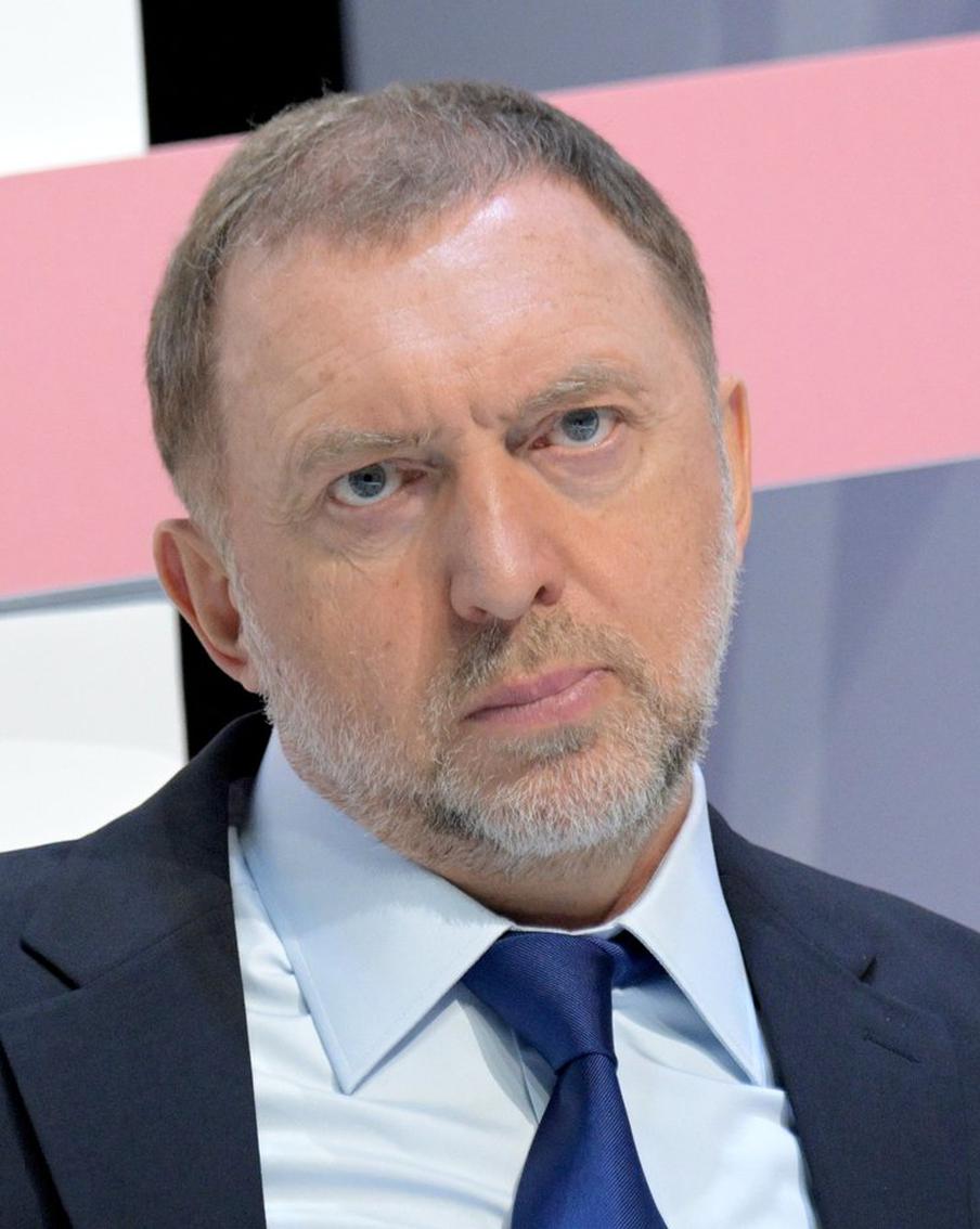 В Общественной палате предложили Дерипаске самому поработать 12 часов на заводе. Замсекретаря ОП РФ Владислав Гриб ответил на инициативу бизнесмена о шестидневке и 12-часовом рабочем дне. Он заявил, что право на отдых гарантировано Конституцией, и призвал миллиардера испытать предложенный график на себе