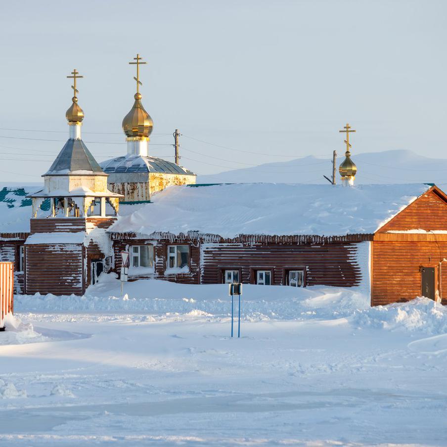 Климат в России стал резко континентальным, отметил глава РАН. В интервью агентству РИА "Новости" президент Российской академии наук Геннадий Красников, в свою очередь, отметил, что в России наблюдается явное потепление, которое существенно меняет климат. Климат становится более резко континентальным, что проявляется в увеличении количества тайфунов, ураганов и штормов