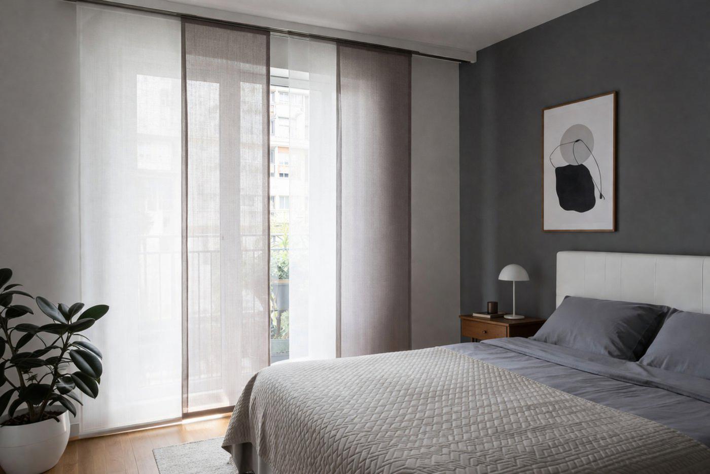 Оригинальным выбором для оформления окон станут японские панели.