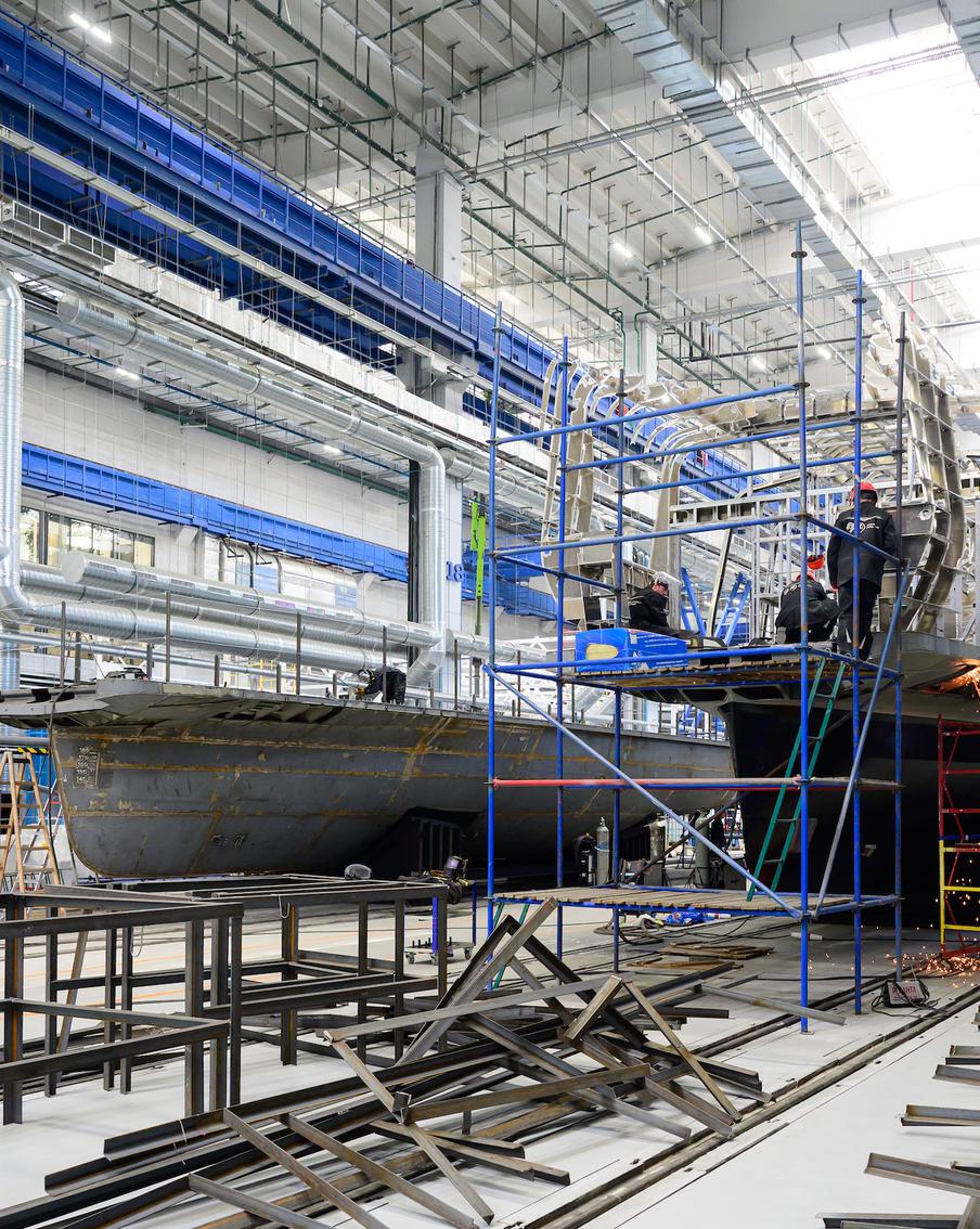 На Московской верфи начали сборку 5-го и 6-го электросудов проекта "Москва 1.0". Столица продолжает развивать речной транспорт. В районе Нагатинский Затон открыли Московскую верфь – высокотехнологичное предприятие по производству и обслуживанию электросудов. Сегодня это самая современная верфь в России