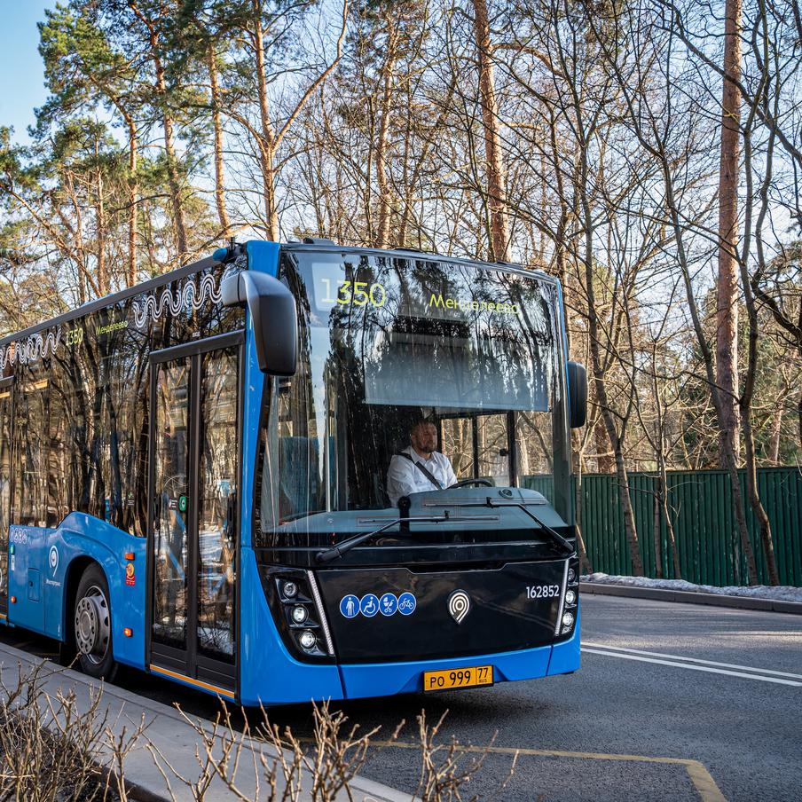 Новый маршрут из Москвы в Менделеево запустят уже 4 апреля. С 4 апреля заработает новый маршрут 1350 проекта "Москва – область" от метро "Ховрино" до посёлка городского типа Менделеево в городском округе Солнечногорск Московской области