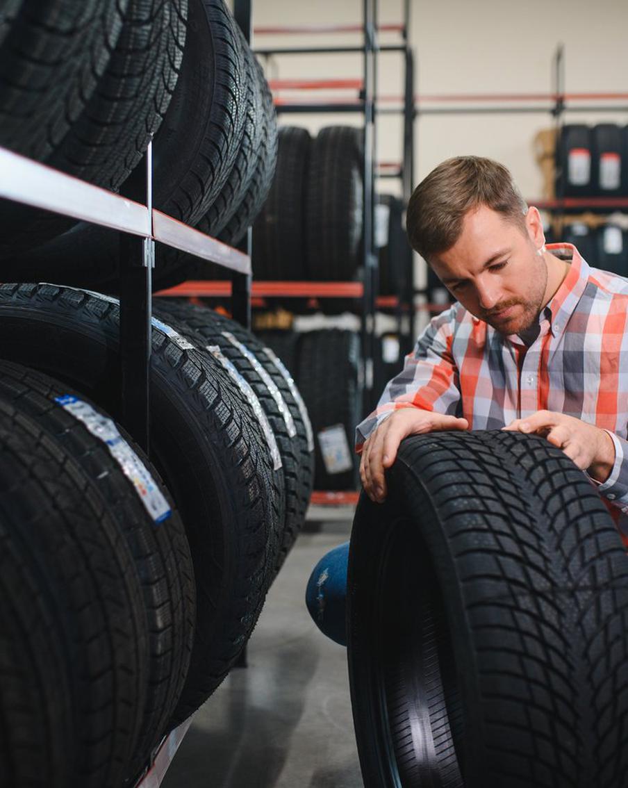 Москвичи экономят на резине: спрос на б/у шины вырос в 2,7 раза, новые покупают реже