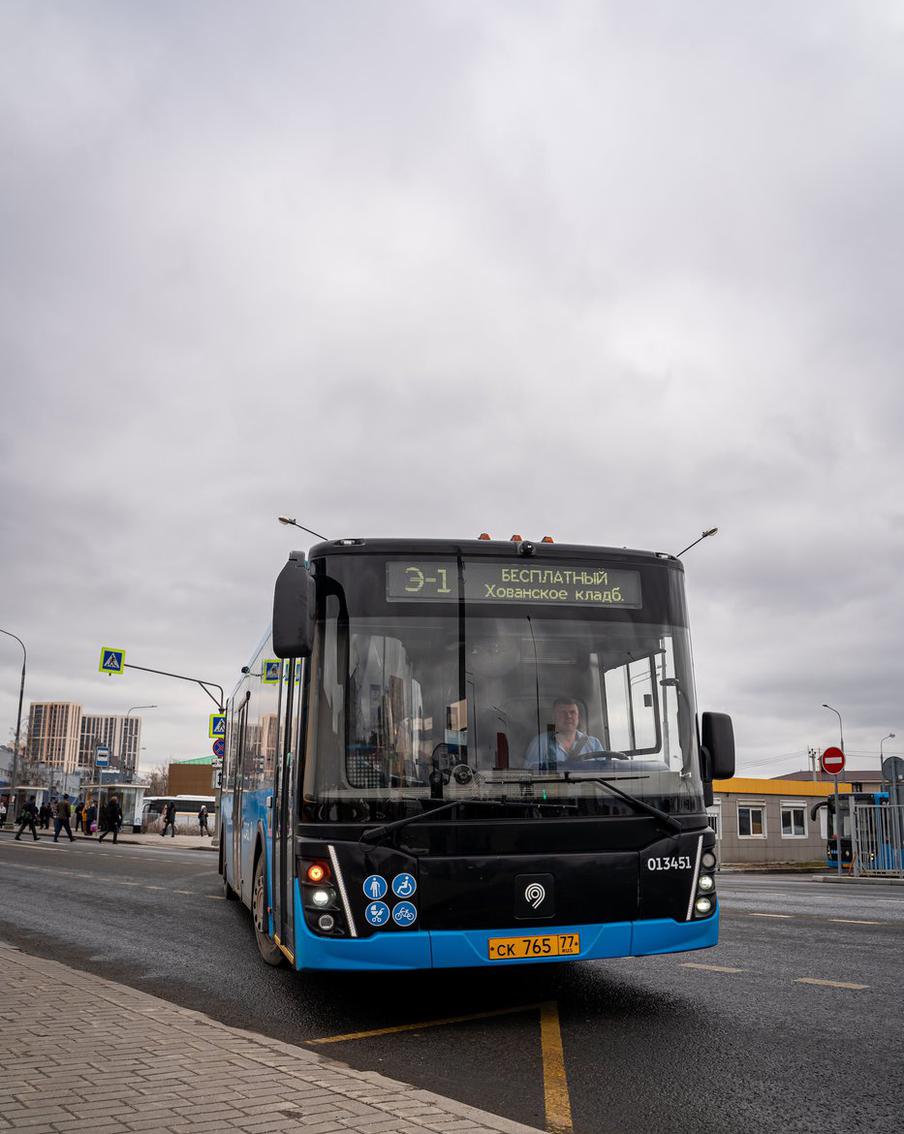 В Вербное воскресенье будет работать 31 бесплатный специальный маршрут до городских кладбищ