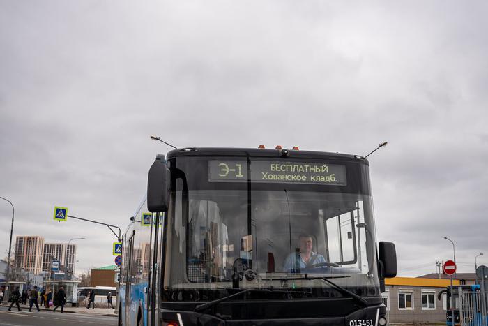 В Вербное воскресенье будет работать 31 бесплатный специальный маршрут до городских кладбищ