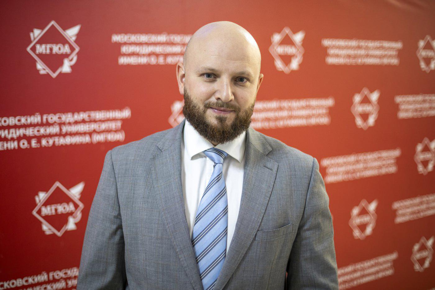 С апреля в России вводятся новые условия для получения гражданства и микрозаймов