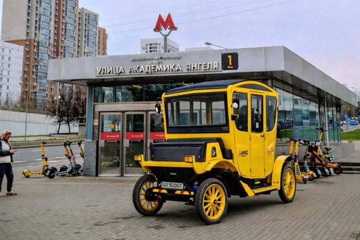 Проделки нейросетей, фейки и мемы: как разыгрывали москвичей 1 апреля