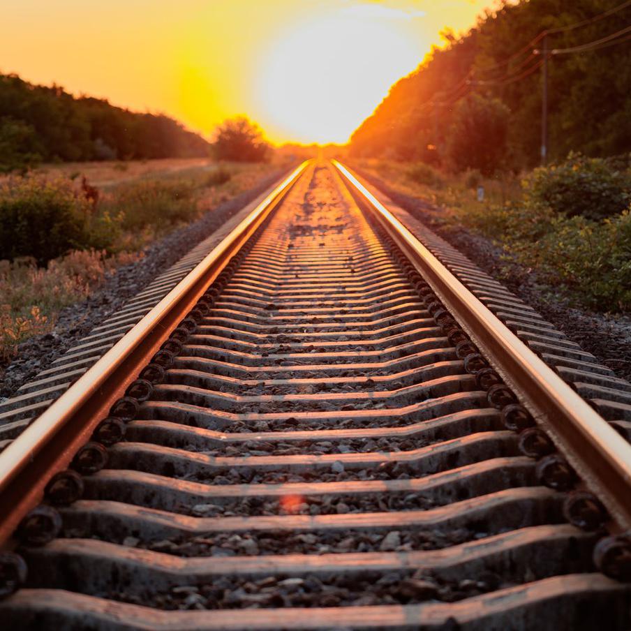 Семь вагонов пассажирского поезда сошли с путей в Ульяновской области. По предварительной информации, в поезде находились 415 пассажиров. Информация о пострадавших уточняется, движение на участке приостановлено