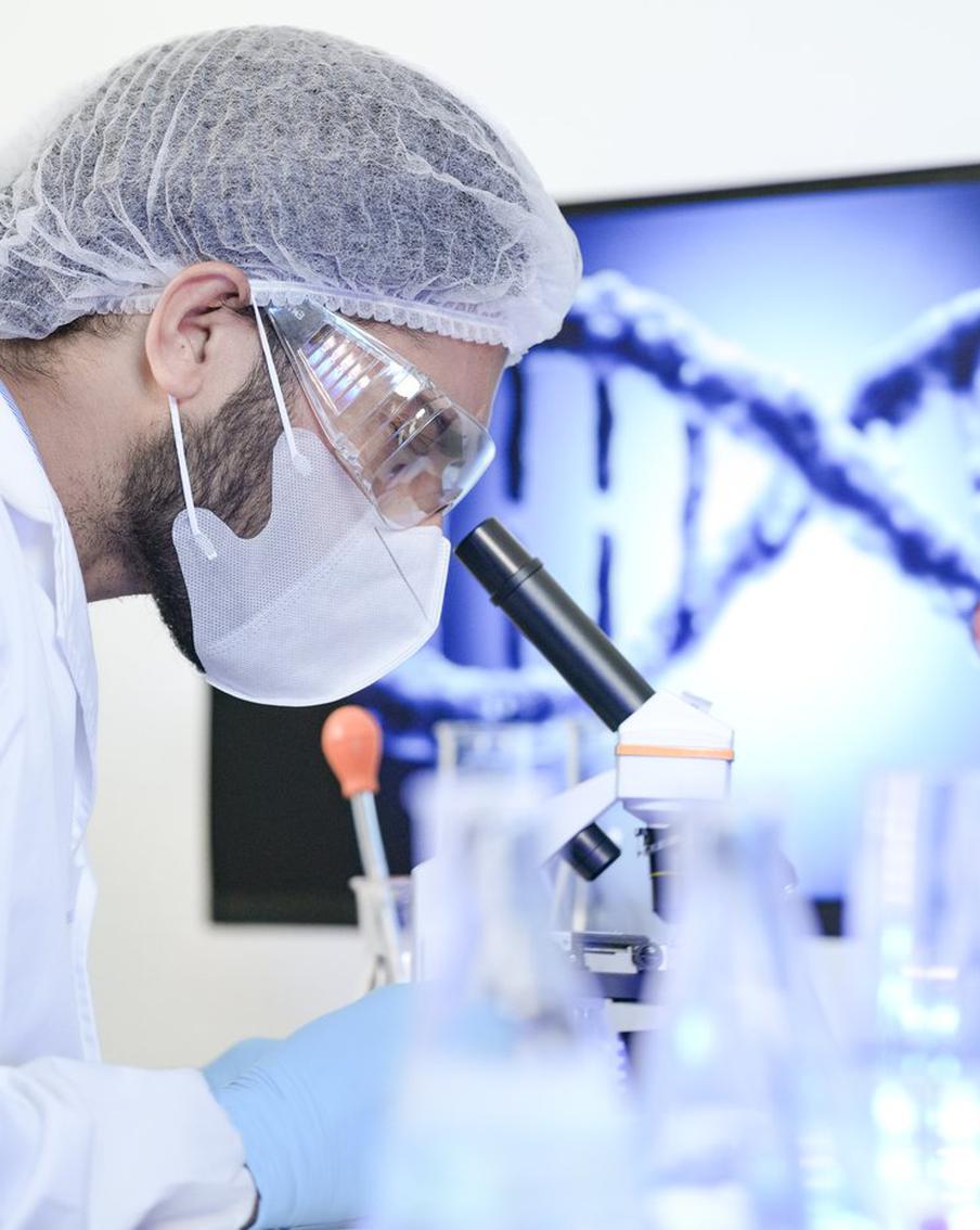 Глава РАН предрёк появление технологии генетического моделирования детей. Президент Российской академии наук считает, что в обозримом будущем у родителей появится возможность "конструировать" будущего ребёнка. По его словам, государство должно готовиться к этому законодательно, поскольку запреты окажутся бесполезны