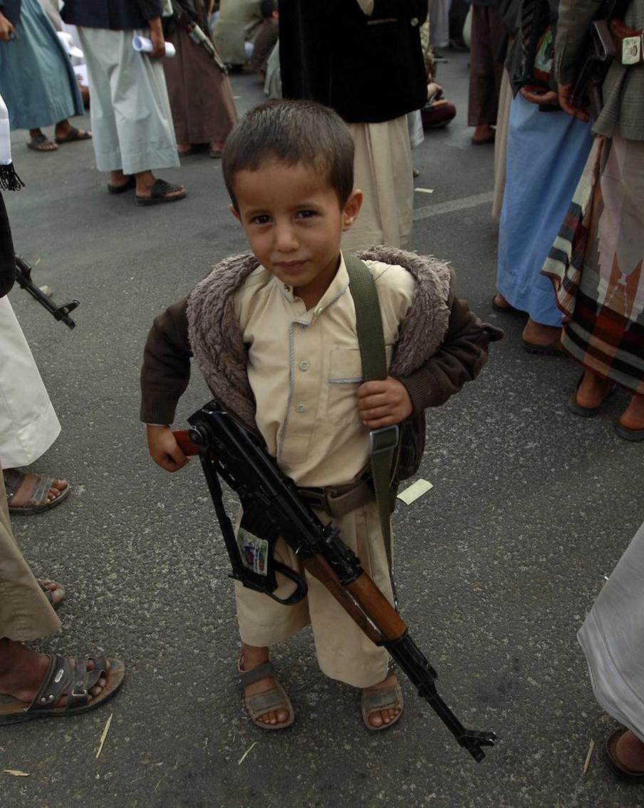 Иран мобилизует детей из-за отправки США десанта на Ближний Восток. Добровольцев от 12 лет хотят привлечь для "оказания вспомогательных услуг" – медпомощь, охрана контрольно-пропускных пунктов, а также приготовление пищи