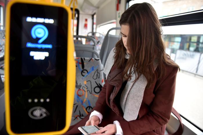 Бесконтактная оплата картами в московском транспорте работает штатно