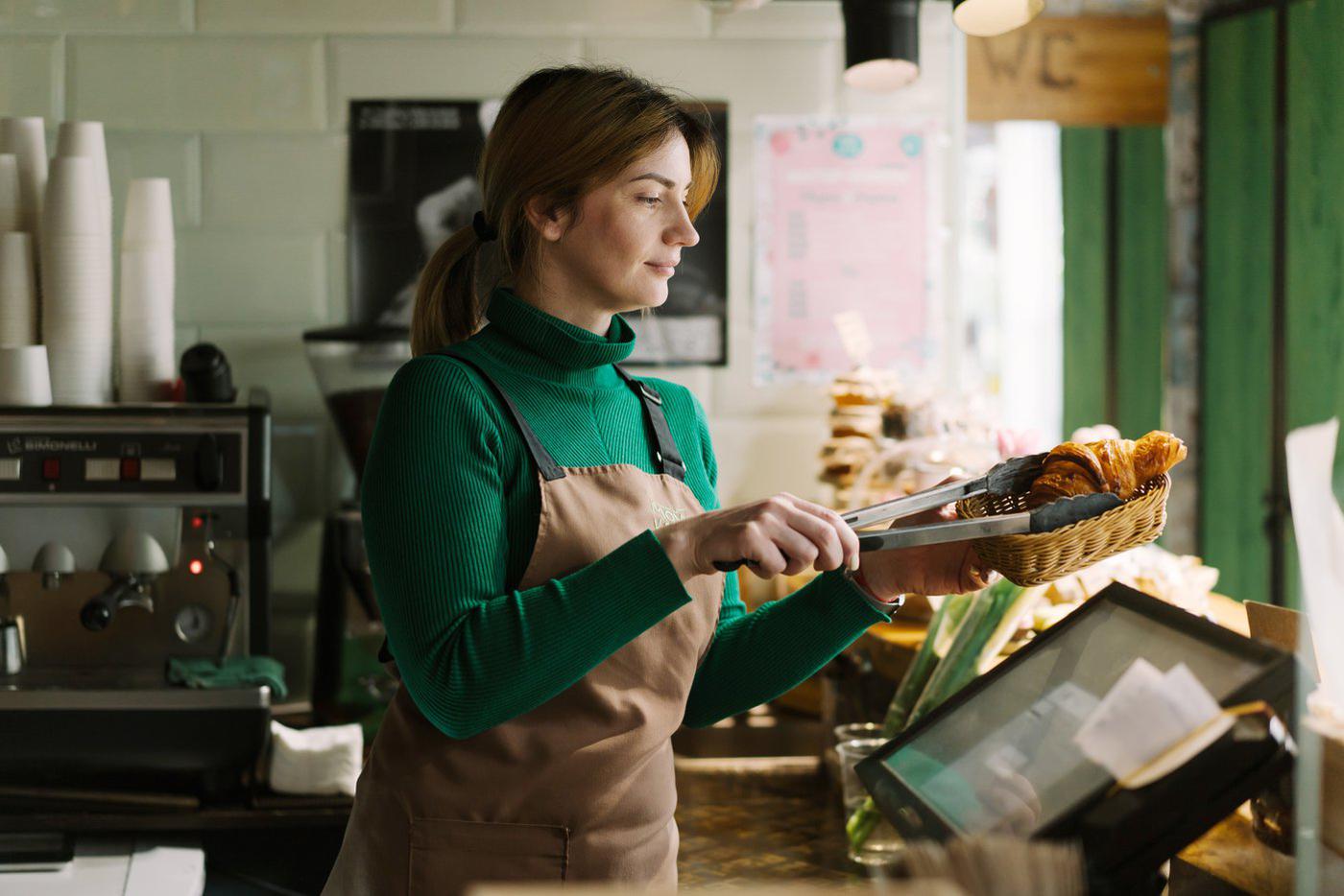 Самые популярные инструменты продвижения у малого и среднего бизнеса — реклама в соцсетях, SMM  и реклама в мессенджерах
