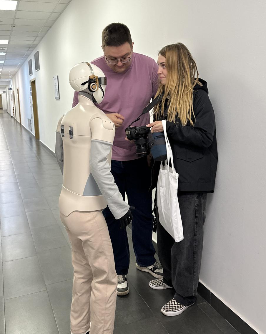 Вроде бы фото Аркус одобрил. Во всяком случае, ничего нам не сказал по этому поводу.