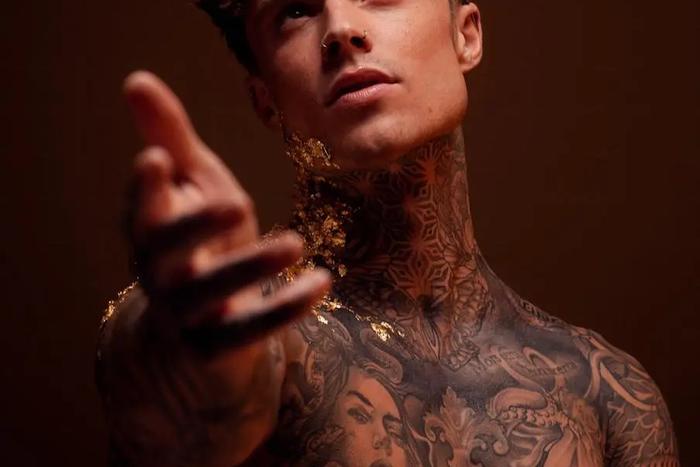 Немецкий блогер из мема "Филяй, филяй" оказался в реанимации из-за обострения проблем с кишечником