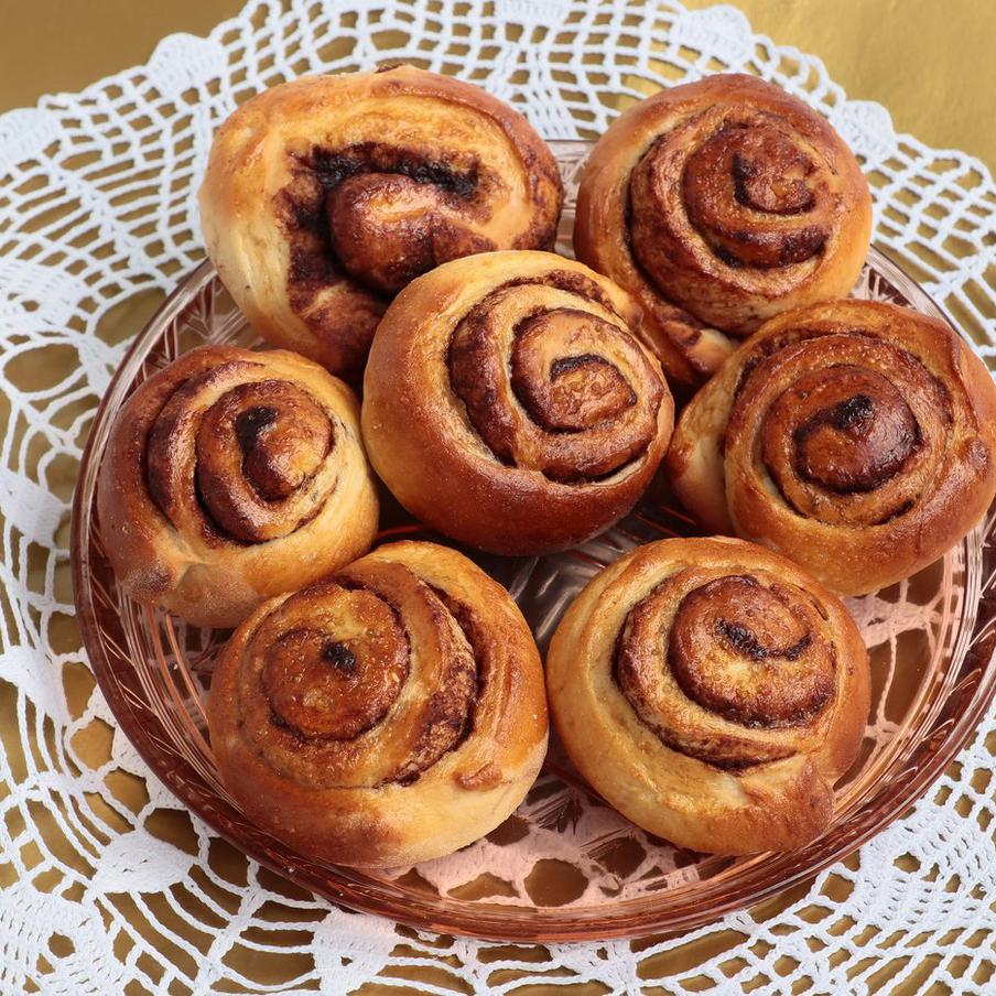 В России с 1 сентября начнёт действовать новый ГОСТ на булочки. Агентство ТАСС сообщило, что Росстандарт утвердил новый государственный стандарт (ГОСТ) на сдобные хлебобулочные изделия, включая булочки, плюшки, сдобу и лепешки. Этот документ, с которым можно ознакомиться благодаря ТАСС, вступит в силу с 1 сентября 2026 года