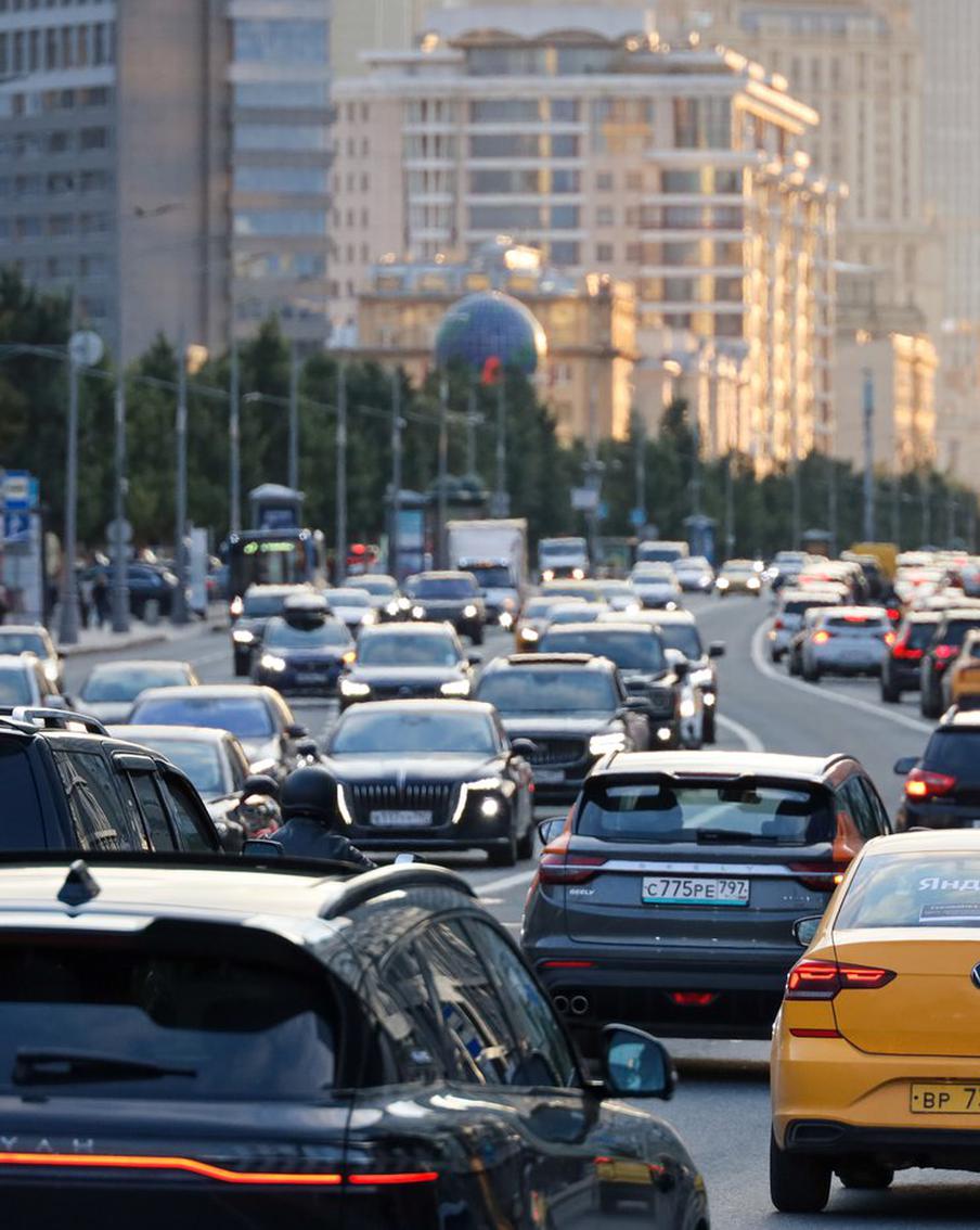 Штраф за чрезмерный шум от транспорта предложили увеличить в пять раз. В Государственную Думу внесен законопроект, направленный на ужесточение штрафов за нарушение допустимых норм шума и загрязнения выхлопными газами со стороны транспортных средств