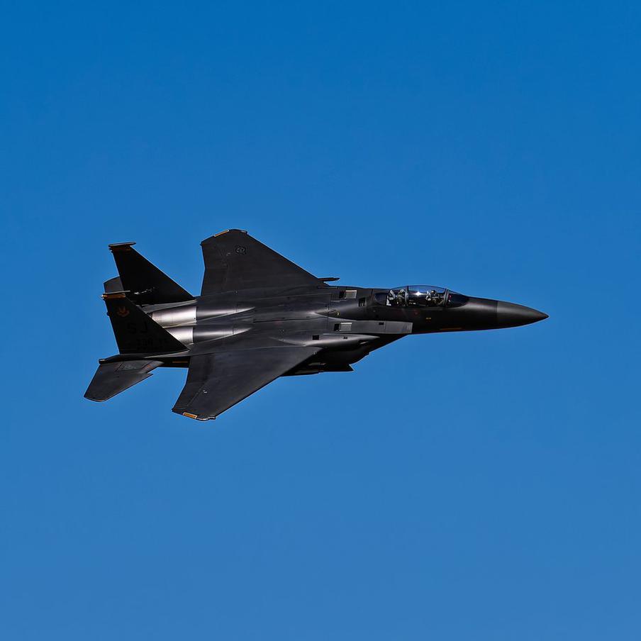 The Daily Telegraph: судьба пропавшего в Иране пилота может изменить ход конфликта. Судьба второго пилота сбитого американского истребителя F-15E, который пропал без вести на территории Ирана, может иметь ключевое значение для развития конфликта на Ближнем Востоке