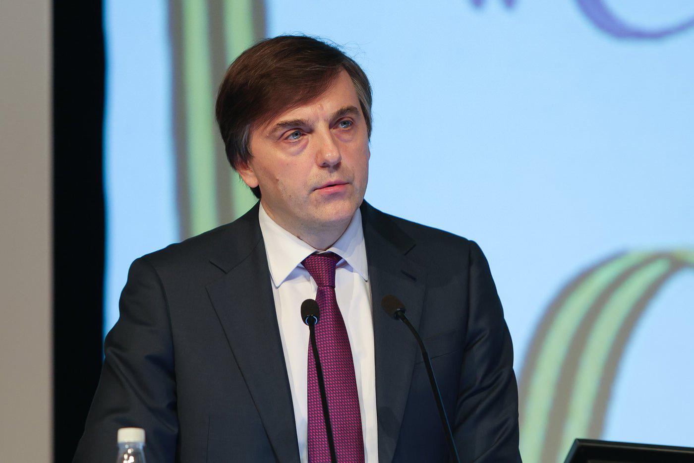 Кравцов ответил на идею о переходе к десятилетнему обучению в школах