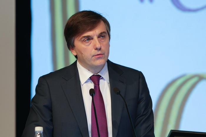 Кравцов ответил на идею о переходе к десятилетнему обучению в школах