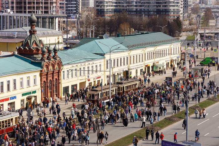 Максим Ликсутов: Более 200 тыс. человек посетили Парад трамваев и выставку ретротранспорта