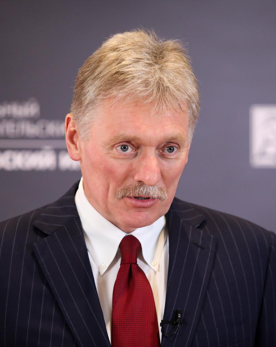 Дмитрий Песков опроверг сообщения о возможной отмене парада Победы 9 мая. Пресс-секретарь российского президента назвал не соответствующими действительности сообщения о возможной отмене традиционного парада Победы в Москве 9 мая. Он подчеркнул, что власти активно готовятся к проведению парада