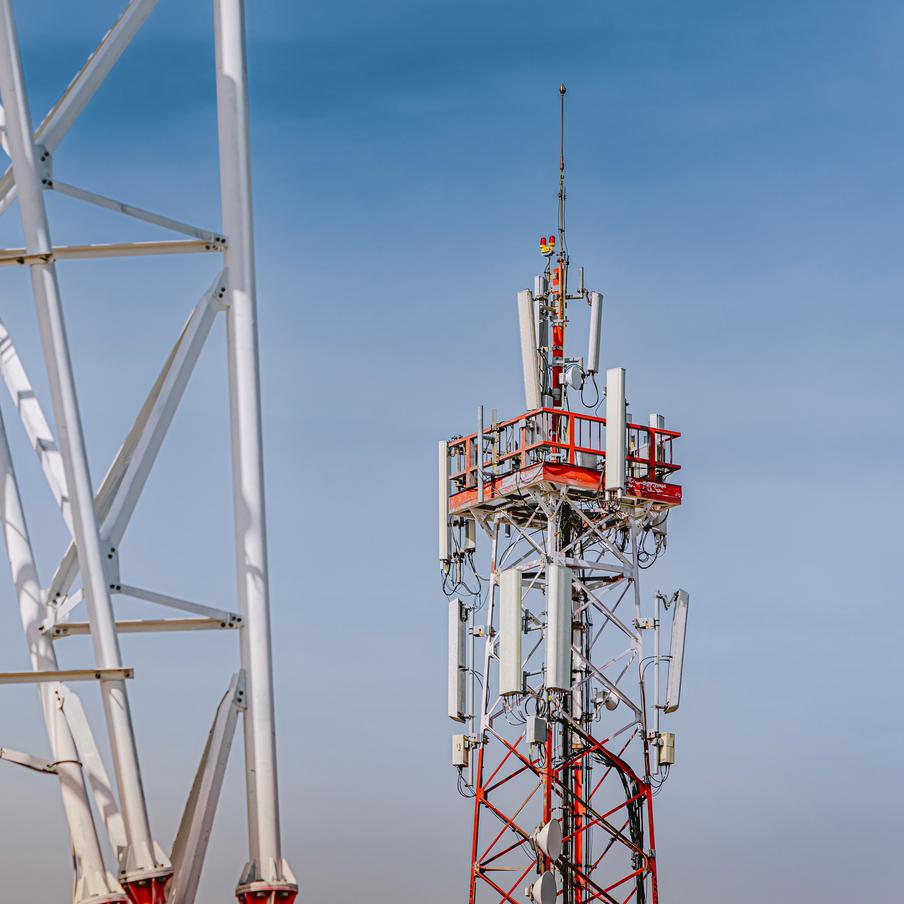 В Совете Федерации назвали сроки появления в России мобильной 6G связи. В ближайшие шесть лет россияне могут начать пользоваться шестым поколением мобильной связи. Первые же пилотные зоны, где она будет работать, планируется запустить уже в 2028 году