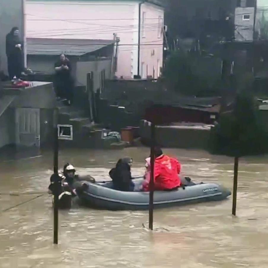 Очистные сооружения перестали работать в Махачкале из-за нехватки электричества. Из-за перебоев с подачей электроэнергии в столице Дагестана перестали работать очистные сооружения. Кроме того, в городе могут фиксировать перебои с водоснабжением из-за падения давления в системе
