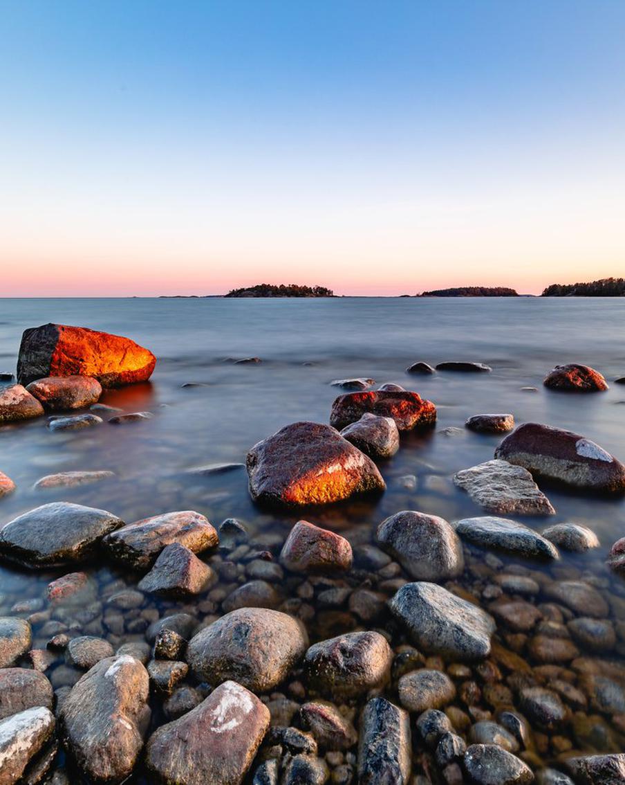 На берегу Финского залива обнаружено скопление нефтепродуктов. В Ленинградской области сообщили об обнаружении на берегу Финского залива скопления нефтепродуктов. Отмечается, что источник загрязнения в данный момент пока не установлен
