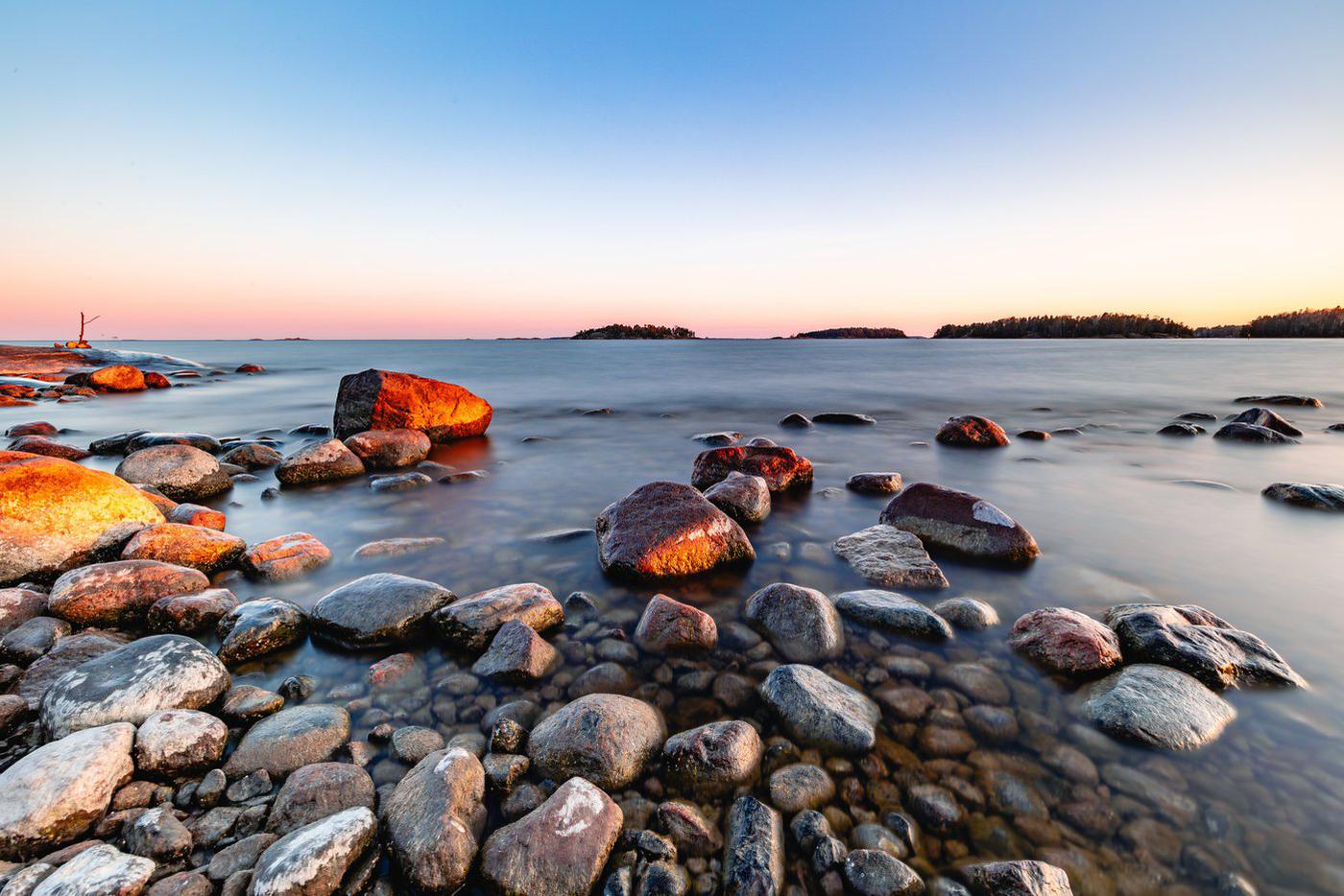 На берегу Финского залива обнаружено скопление нефтепродуктов