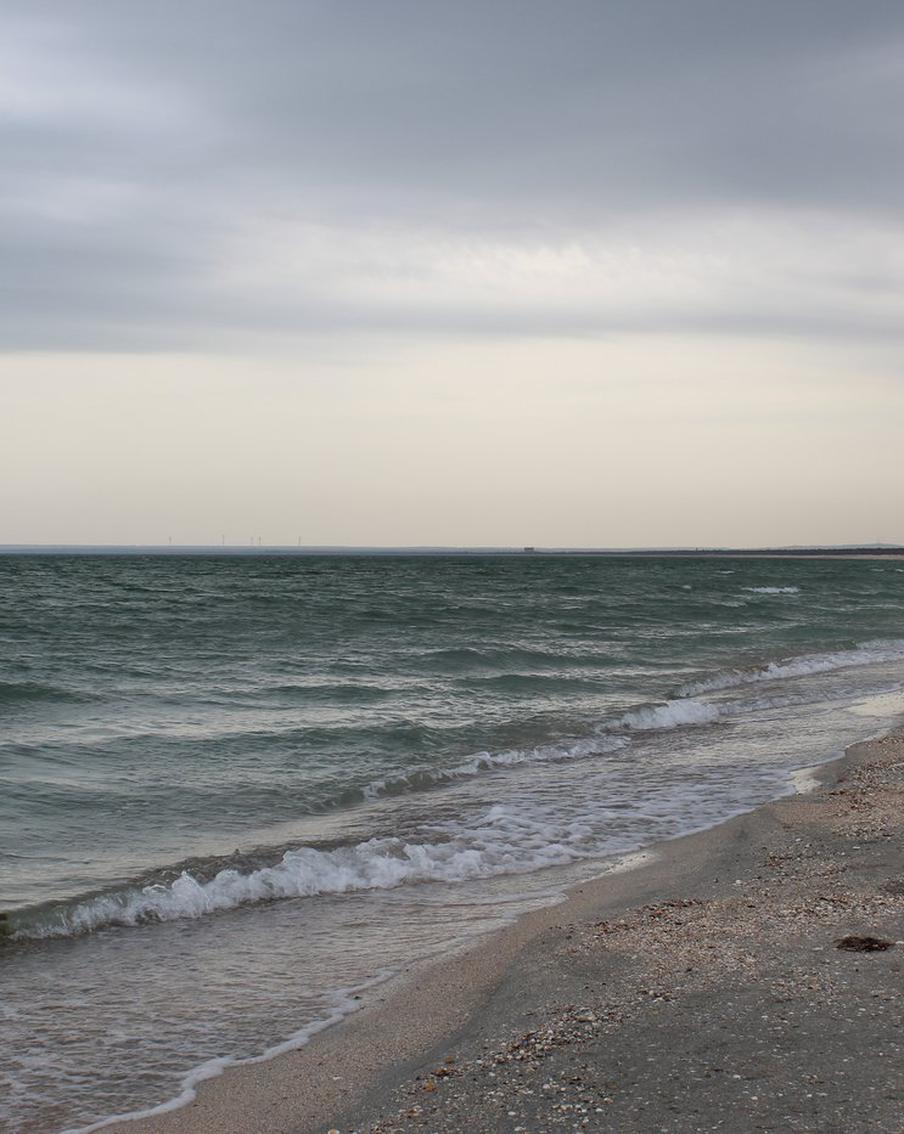 В Азовском море затонул сухогруз. В результате аварии сухогруза типа "Волго-Балт", который перевозил пшеницу в Азовском море, один человек погиб и двое пропали без вести. Об этом сообщил в своём телеграм-канале губернатор Херсонской области Владимир Сальдо