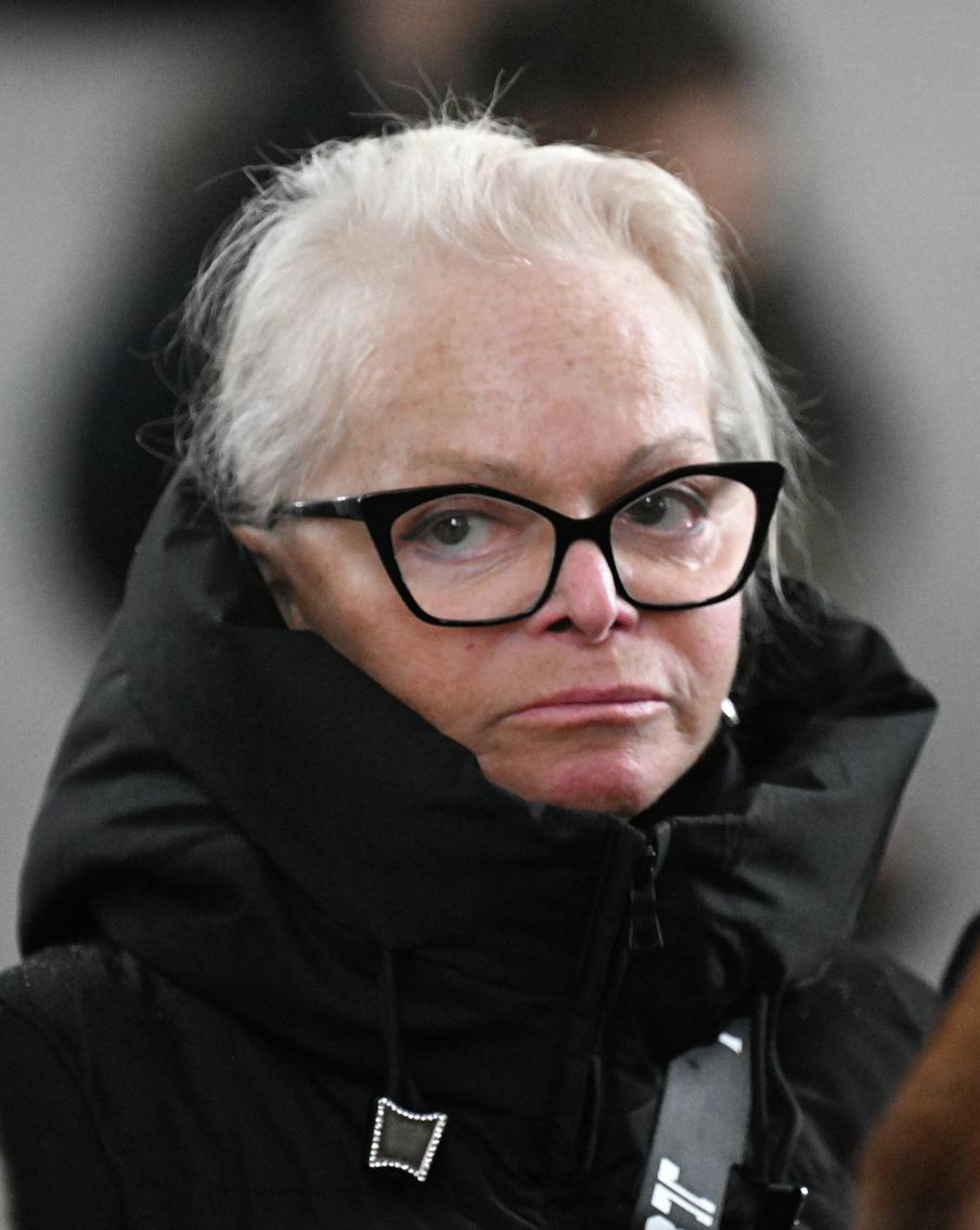 17 билетов продано на ближайший концерт Ларисы Долиной