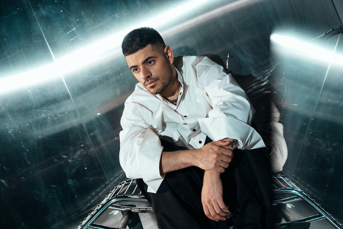 Блогеры редко зарекомендовывают себя в качестве хороших писателей. Каграманов надеется опровергнуть этот стереотип.