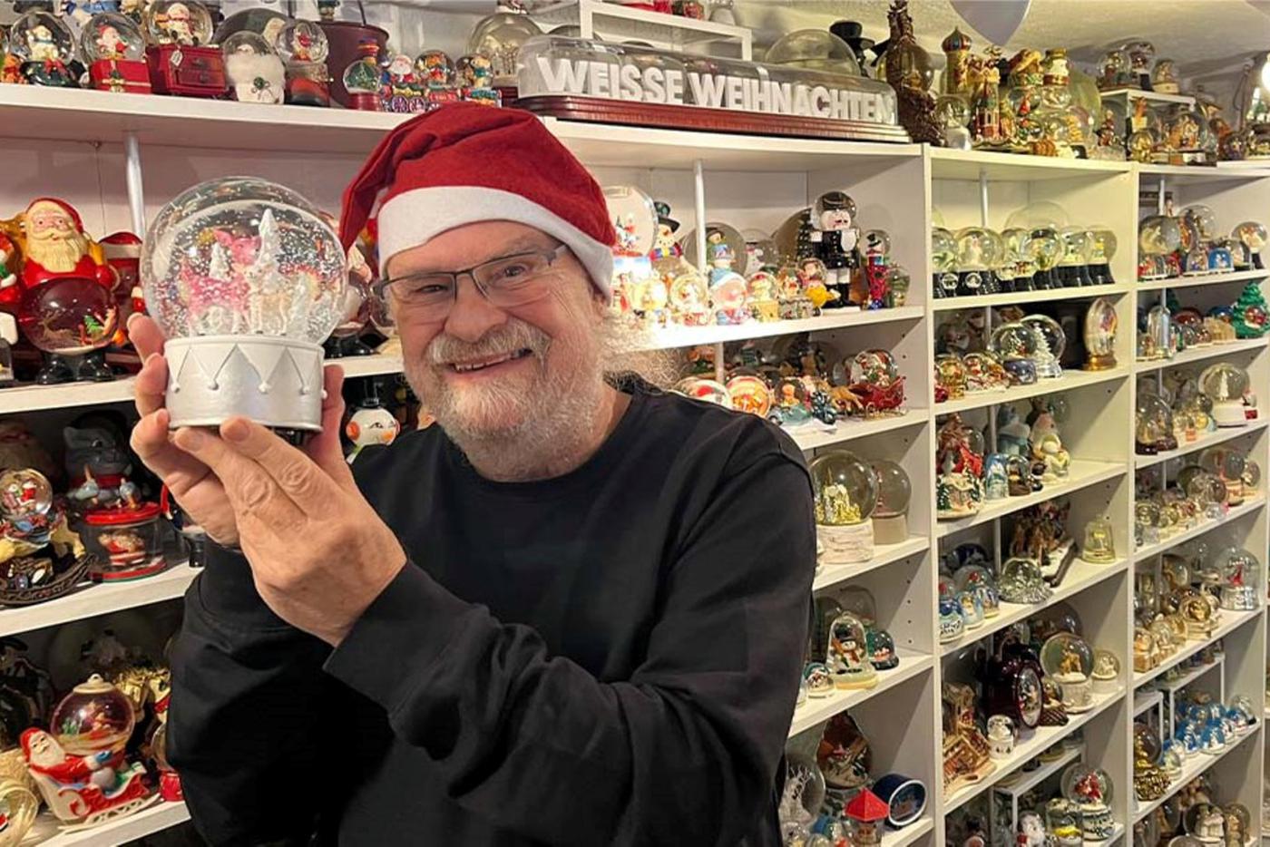 Немец собрал рекордную коллекцию снежных шаров.