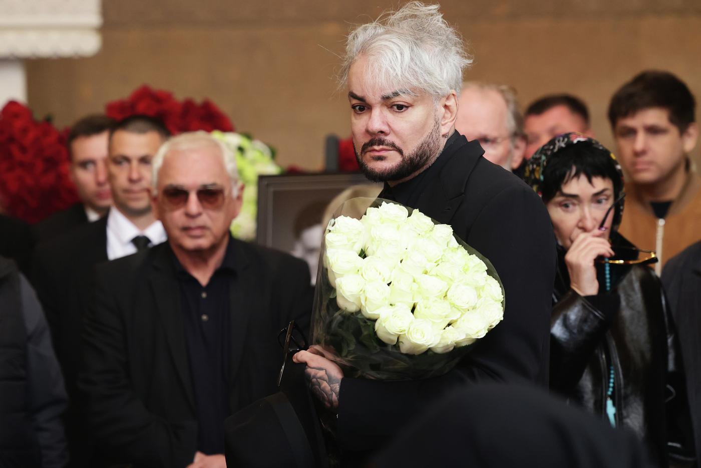 "Боль не утихает": Филипп Киркоров трогательно обратился к покойной маме