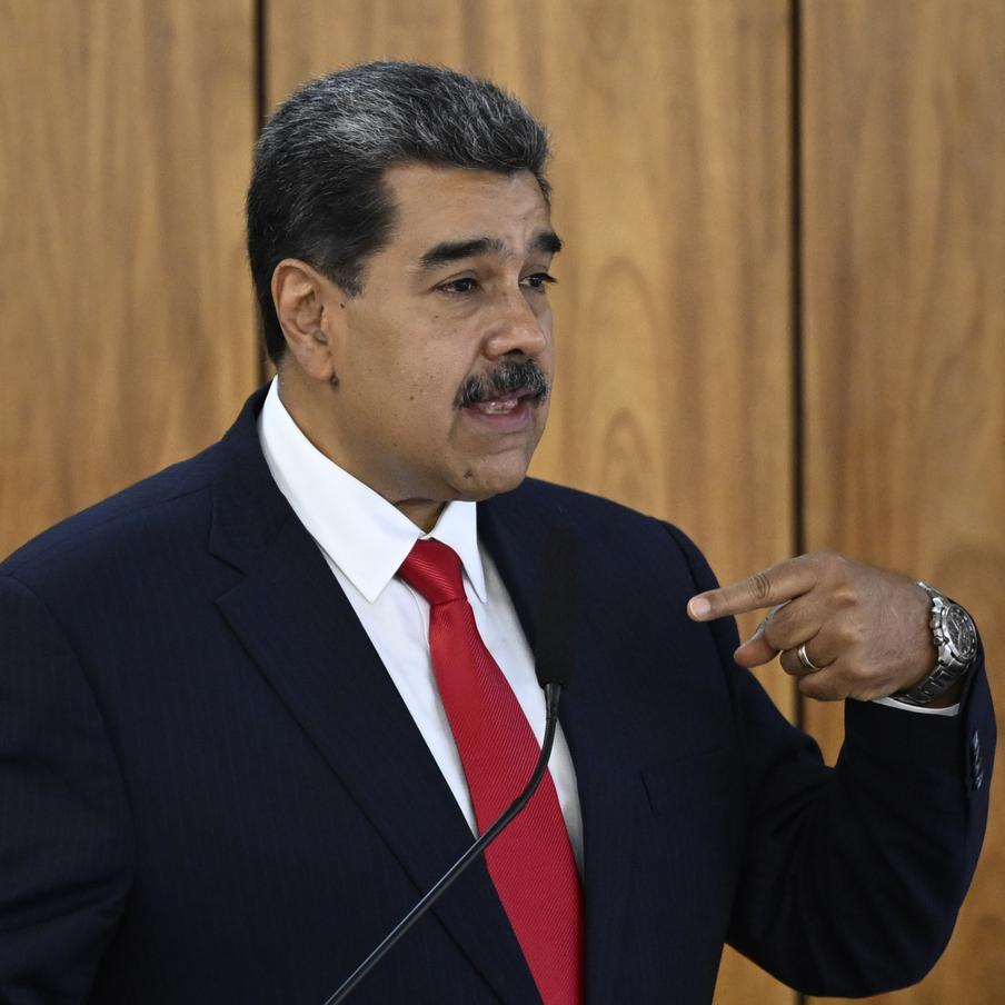 Посол РФ в Венесуэле: Россия готова рассмотреть запрос на убежище для Мадуро. Российская сторона выразила готовность внимательно рассмотреть любой запрос о предоставлении убежища, который поступит от президента Венесуэлы Николаса Мадуро. Об этом в интервью ТАСС заявил посол России в Венесуэле Сергей Мелик-Багдасаров