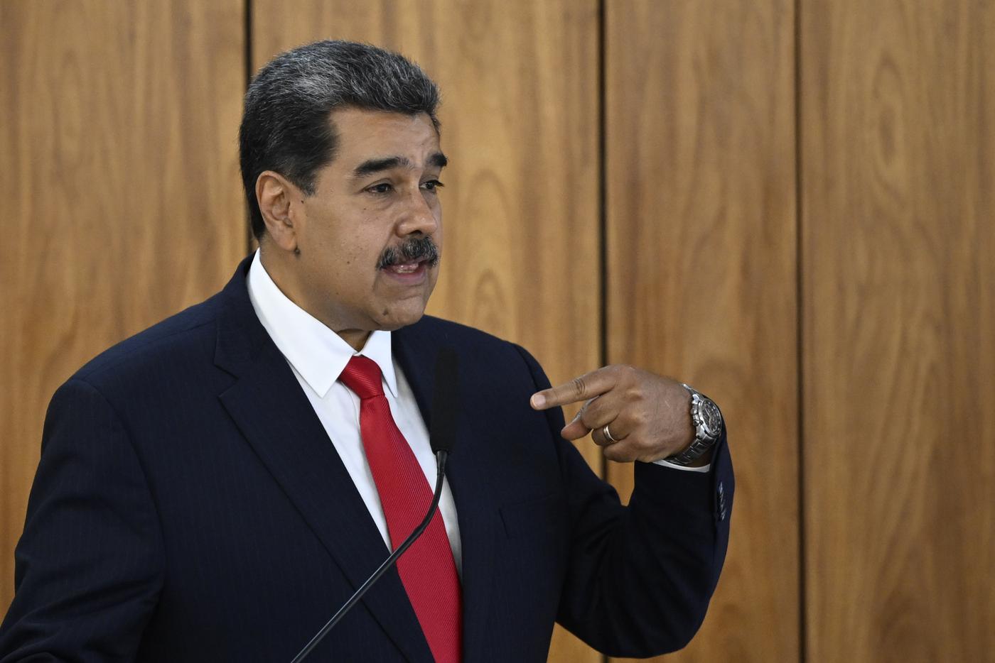 Посол РФ в Венесуэле: Россия готова рассмотреть запрос на убежище для Мадуро