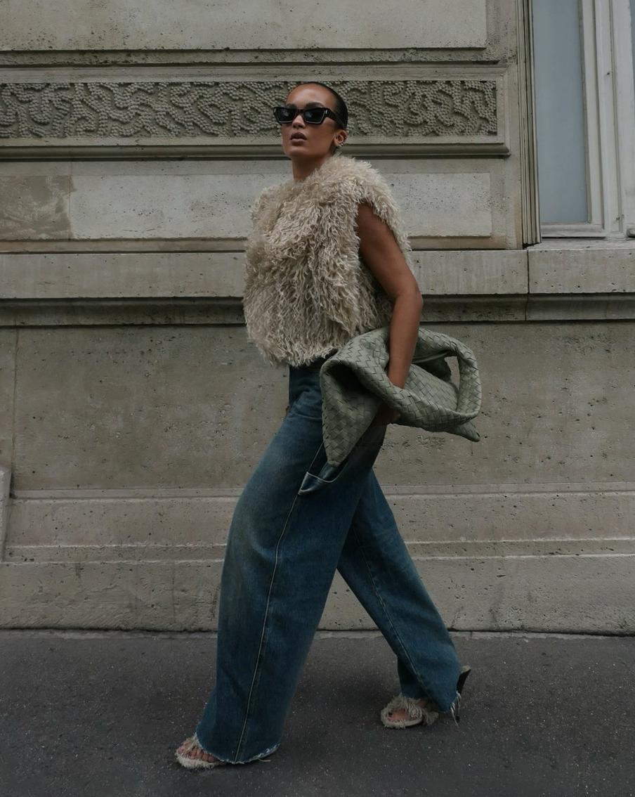 Смотрите сумки, не перегруженные лишними деталями.