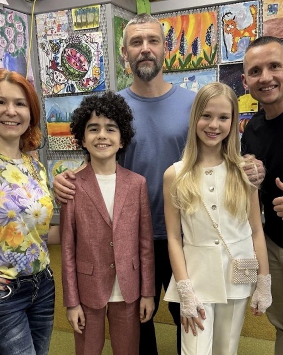 Владимир Кристовский спел вместе с артистами Детского радио