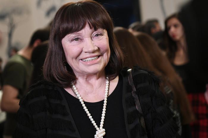 "Мне уже ничего не нужно": как живёт 87-летняя Лариса Лужина