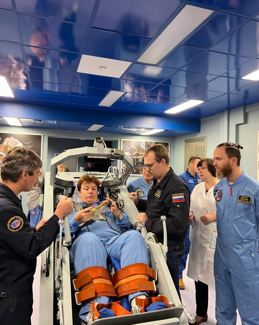 Во время прохождения медкомиссии с Ириной работали те же медики, которые обследуют настоящих космонавтов.