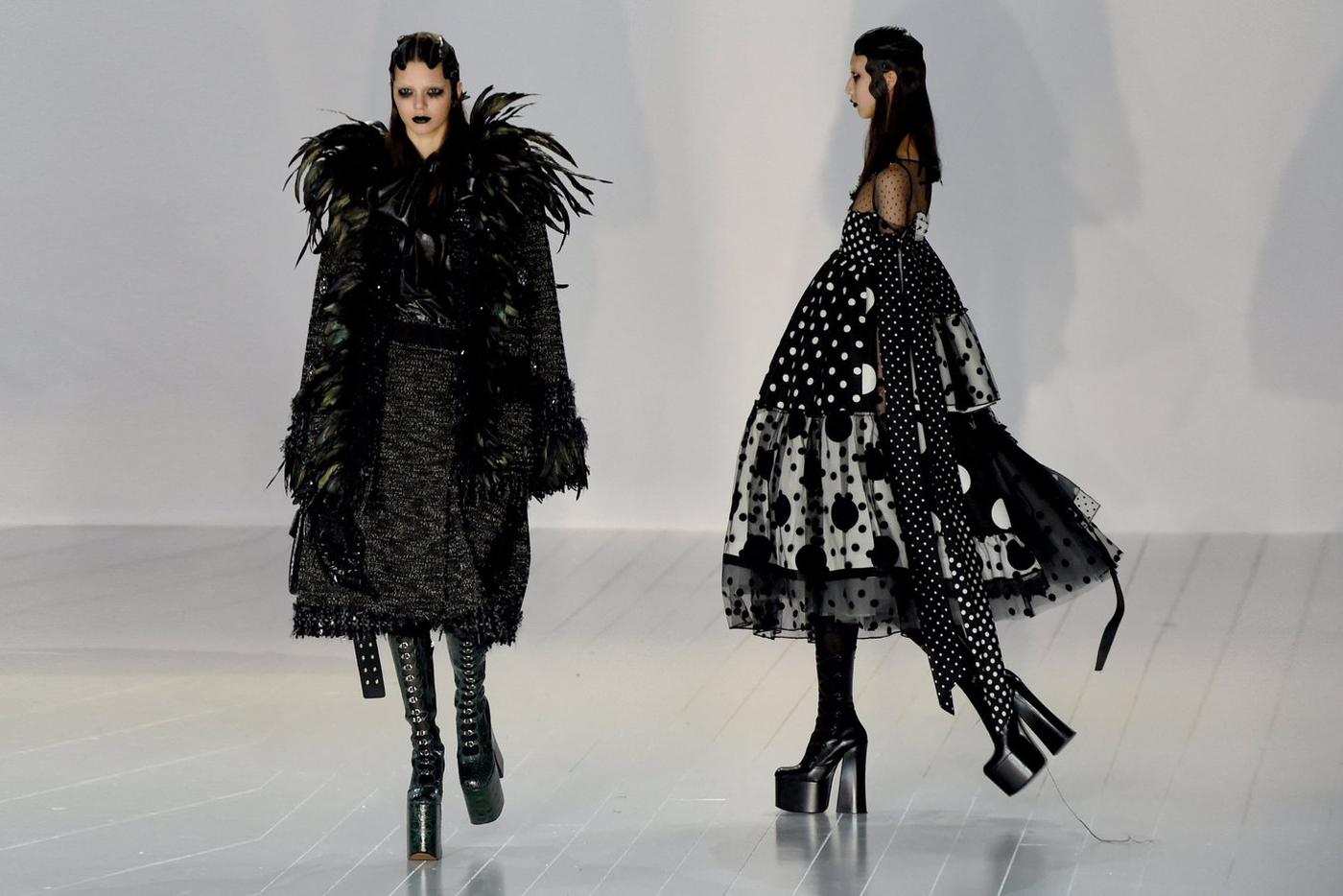 Показ коллекции Marc Jacobs в феврале 2016 года.