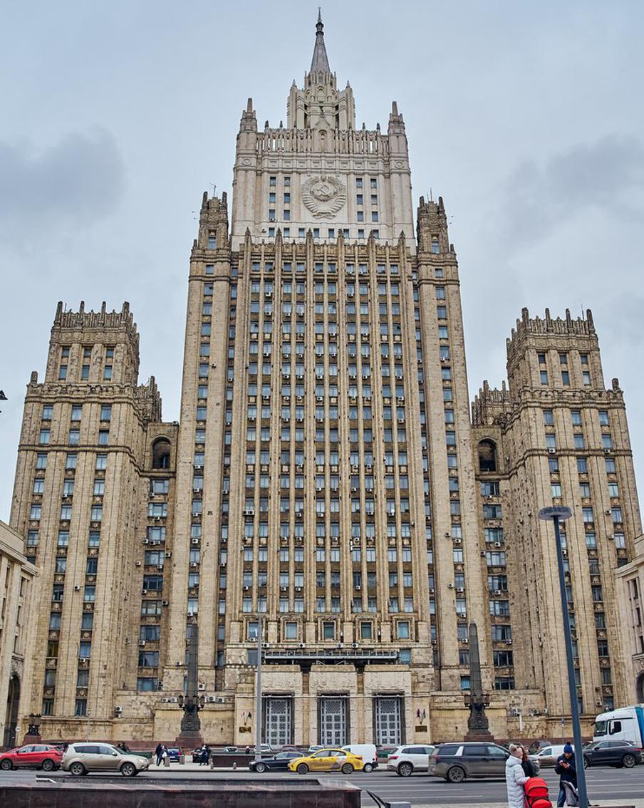 Посла Японии вызвали в МИД РФ из-за соглашения с Украиной по БПЛА. На брифинге официальный представитель Министерства иностранных дел Российской Федерации Мария Захарова объявила о вызове посла Японии в Москве Акиры Муто в российское дипломатическое ведомство