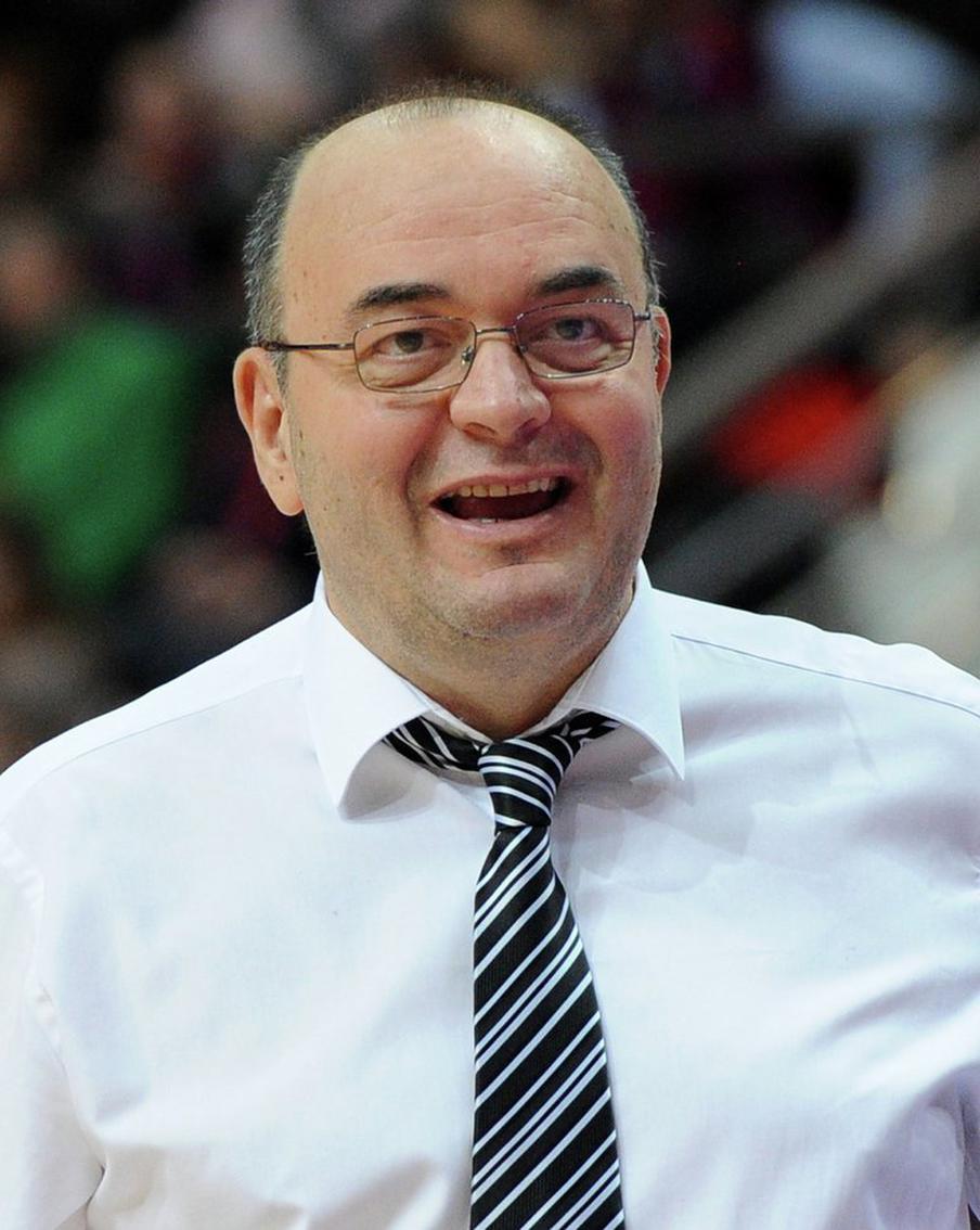 Умер бывший тренер баскетбольного клуба ЦСКА Душко Вуйошевич. Стало известно о том, что бывший главный тренер московского баскетбольного клуба ЦСКА Душко Вуйошевич скончался на 68-м году жизни