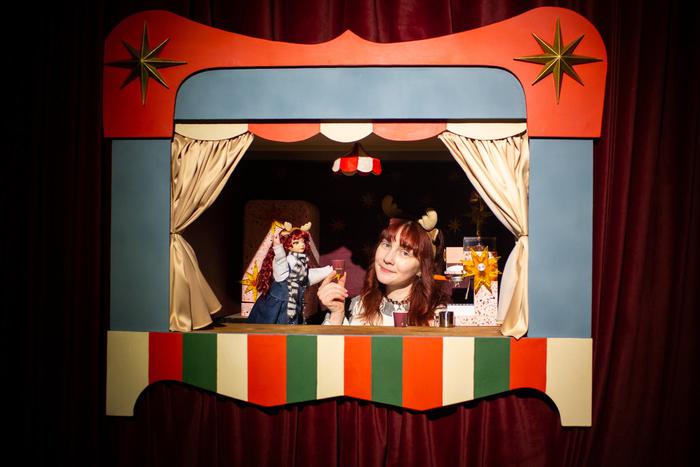 В центре Москвы открылась кукольная кофейня: напитки во время спектакля там готовит крошечная бариста