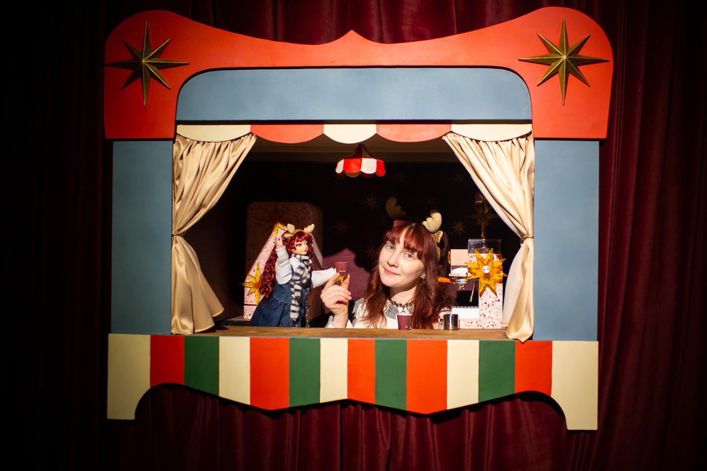 В центре Москвы открылась кукольная кофейня: напитки во время спектакля там готовит крошечная бариста