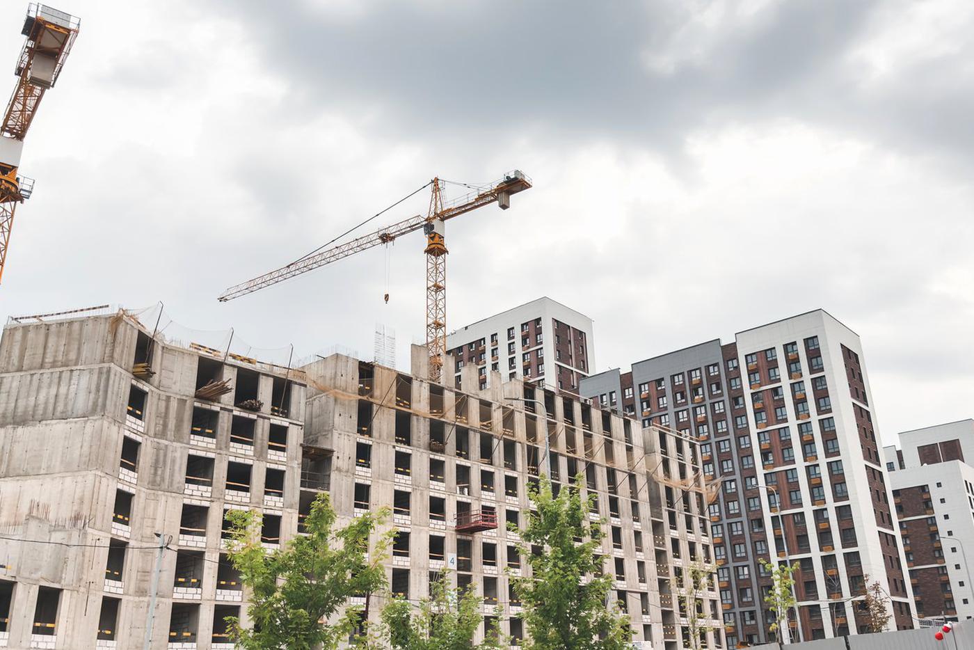 Можно ли сэкономить, покупая квартиру по переуступке прав требований?