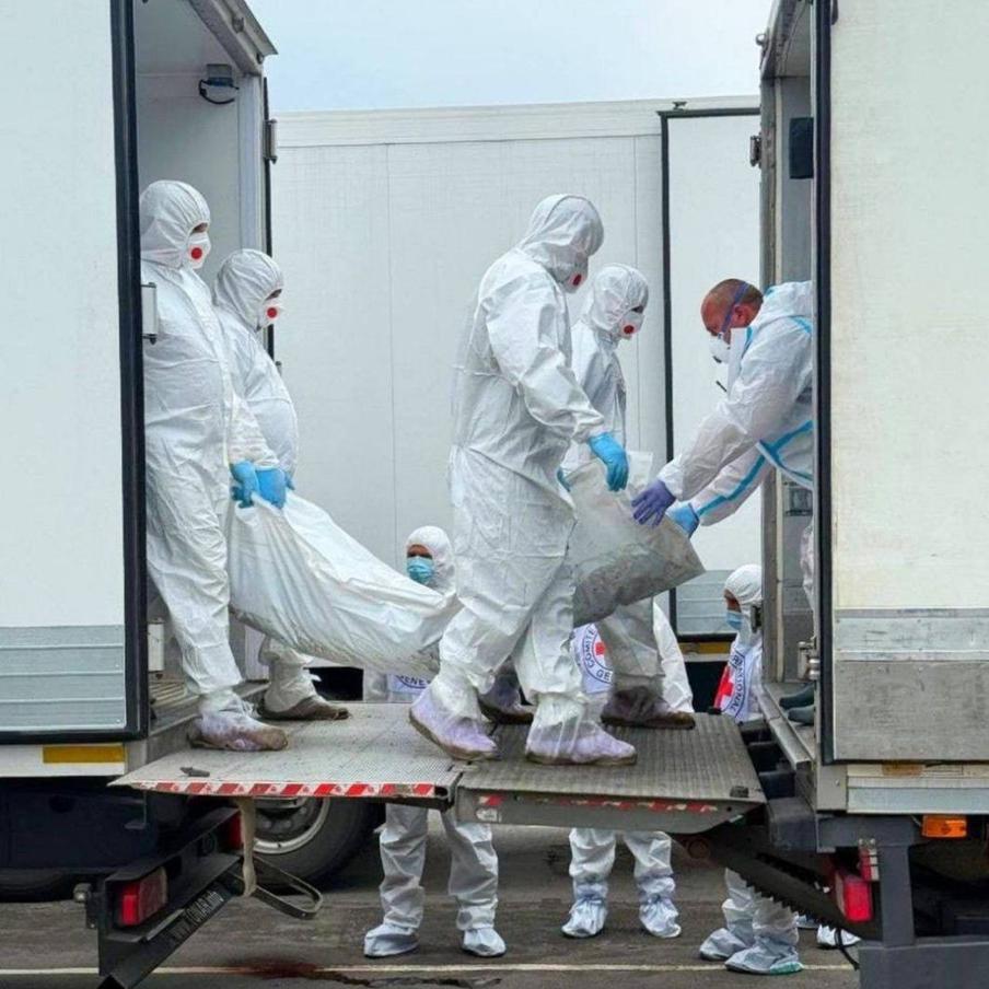 Россия и Украина провели очередной обмен телами погибших военных 9 апреля. Между российской и украинской делегациями произошёл обмен телами погибших в зоне боевых действий. Отмечается, что Россия отдала Украине тысячу тел, получив лишь 41