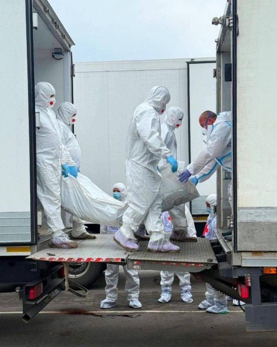 Россия вернула Украине тела тысячи погибших военных, получив взамен 41 тело